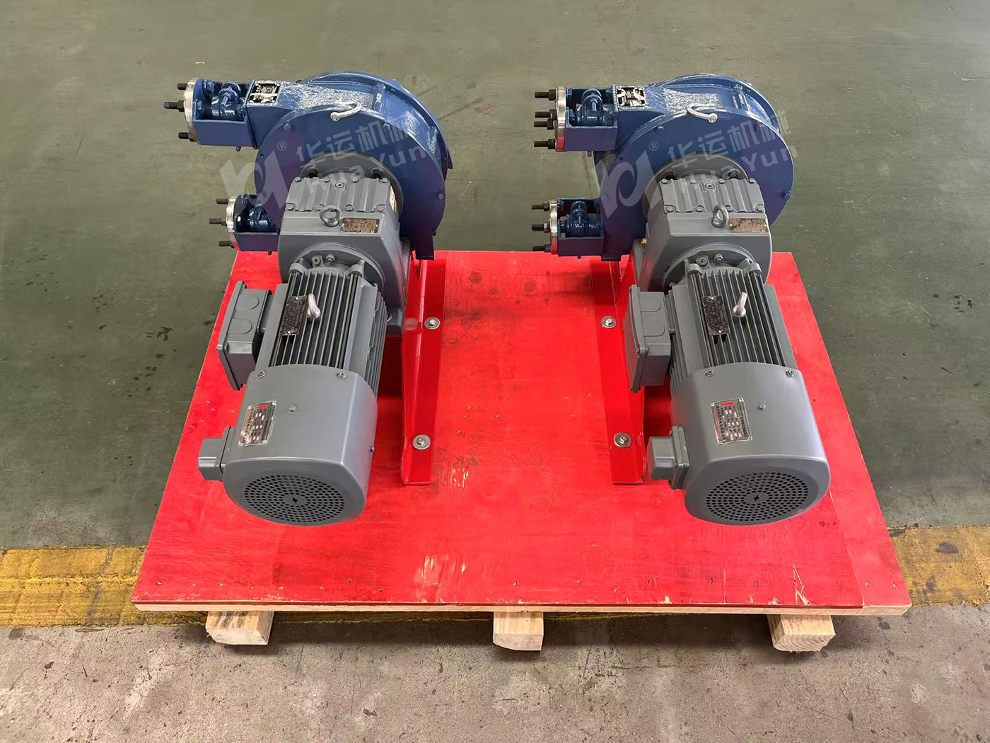 華運機械一批定制軟管泵出貨